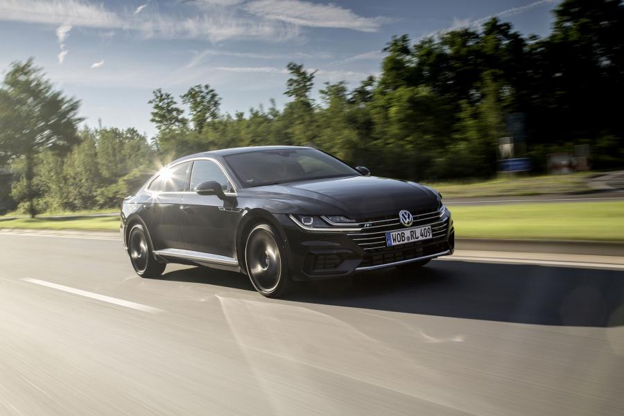  Volkswagen Arteon 4Motion R-Line 2017 года  (WW) (фото 13 из 30)